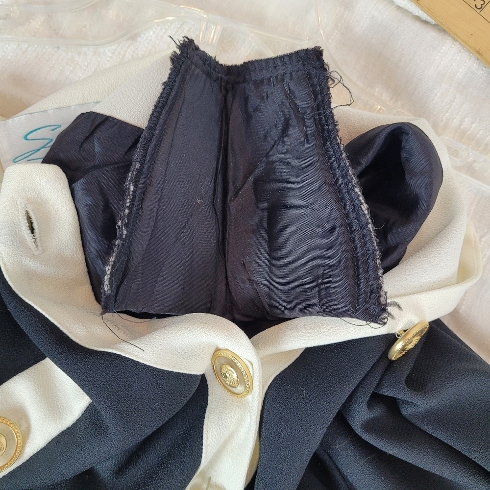 Sante Fe vintage cropped black lady jacket with white trim gold buttons fancy 6 - Picture 9 of 12